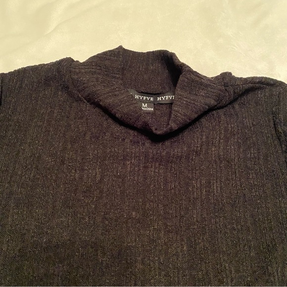 Long sleeve crop top - Picture 2 of 5